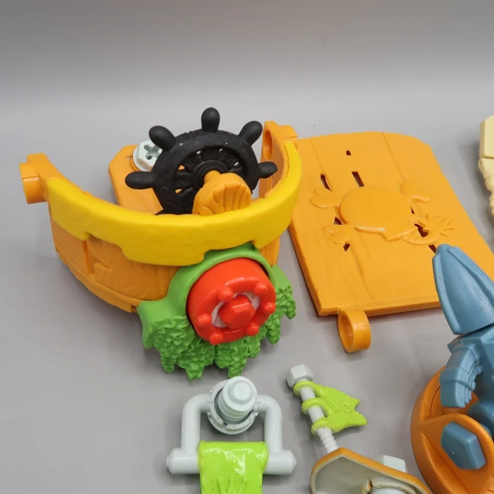 Little Tikes Kingdom Builders Hex Castle Lot Replacement screws parts tools